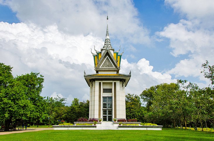 cambodia-phnom-penh-memorial-stupa-at-choeung-ek.jpg